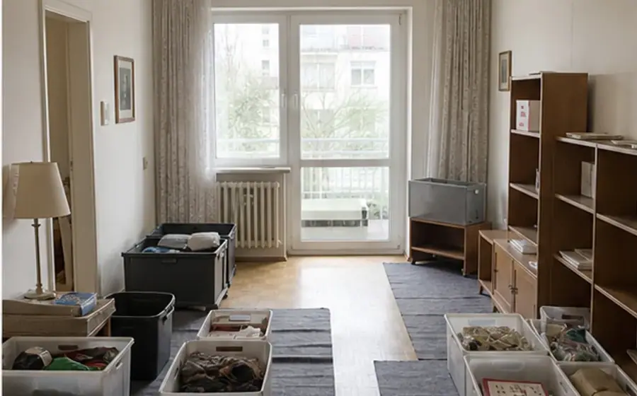 Sortierte Kartons und Unterlagen vor einer Räumung – Symbolbild · kein Kundenprojekt